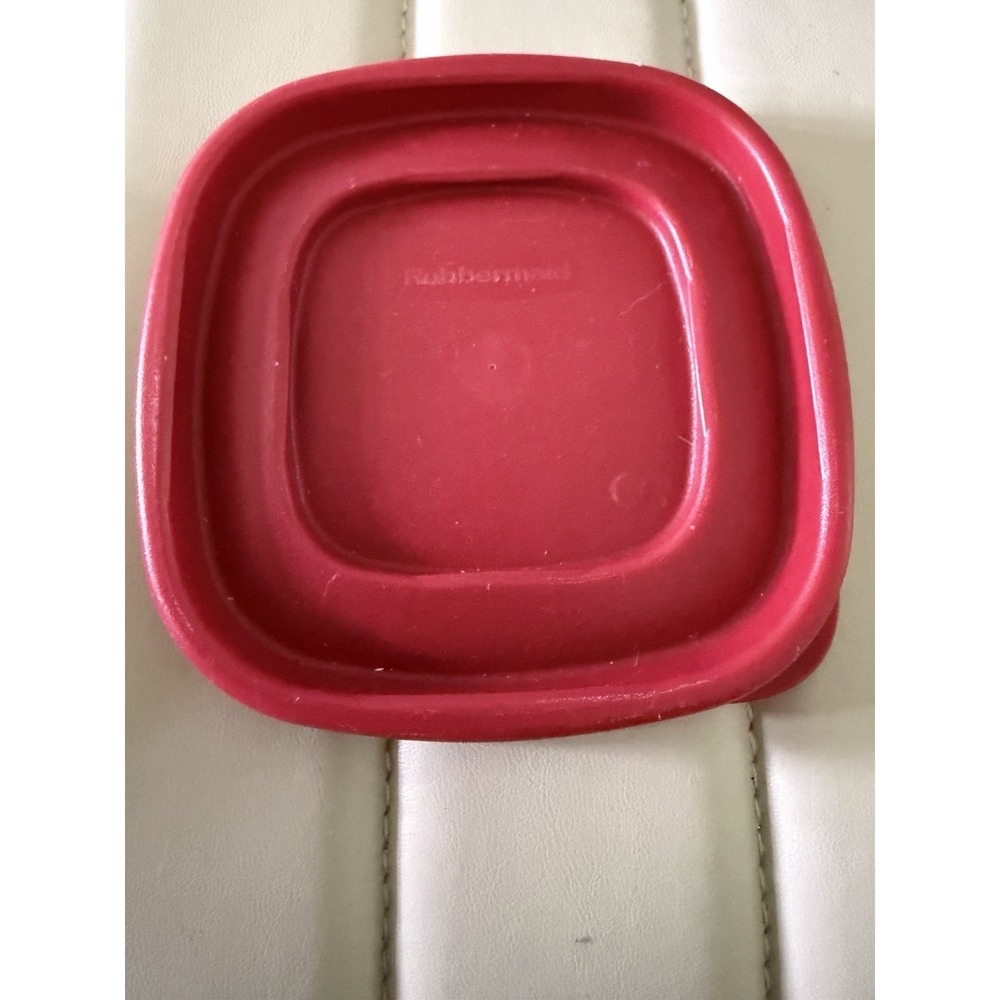 1 New Rubbermaid Easy Find 7J58 Red Replacement Food Container Lid 4.5 Inches